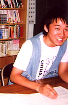 2006.6―東海地方での大学生のサポーター登録の様子。写真4。